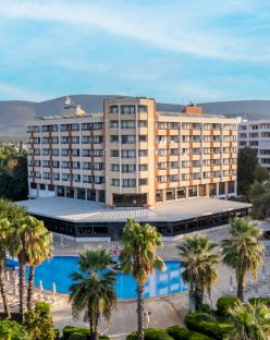 THE HOLIDAY RESORT HOTEL